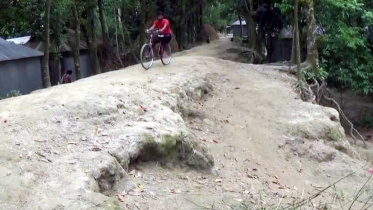 Age-old Jamuna levee.jpg