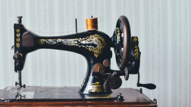 antique_home_old_retro_sewing_machine_vintage-983479.jpgd_.jpg
