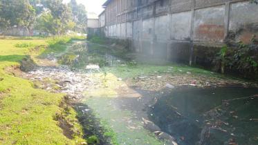 Bamondanga River grabing.jpg