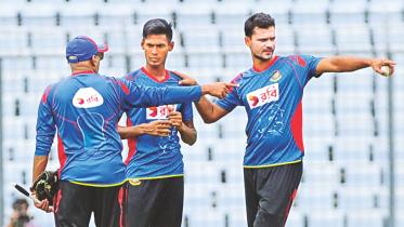 Bangladesh captain Mashrafe Bin Mortaza.jpg