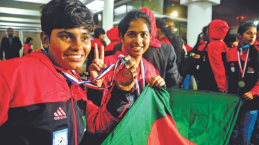 Bangladesh U-14 girls 1.jpg