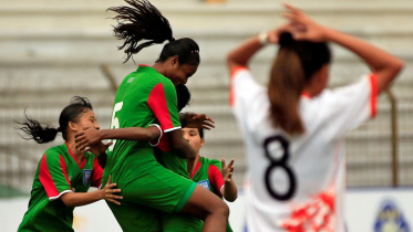 Bangladesh U-15 girls team.jpg