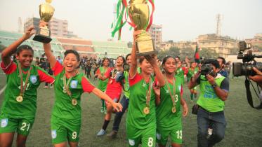 BD_U15 celebrate title