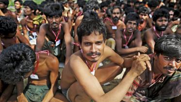 boat people myanmar.jpg