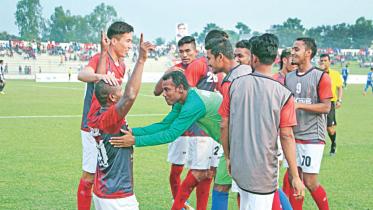 Bashundhara Kings on top