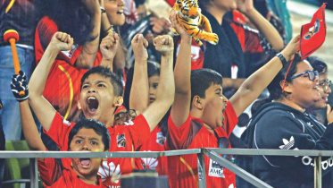 bpl crowds.jpg
