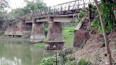Bridge turns risky.jpg