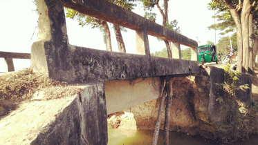 Broken LGED bridge.jpg