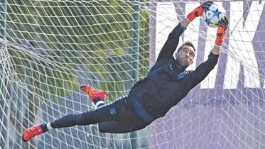 Claudio Bravo.jpg