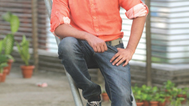 Closeup 1 singer Muhin