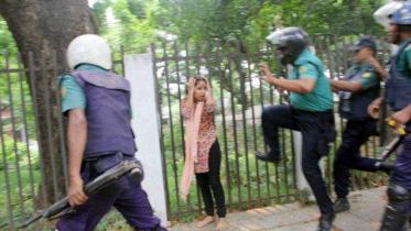 cops attack on protesters