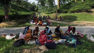 Coronavirus tea workers.jpg