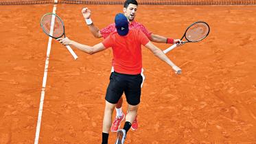 Djokovic-courts.jpg
