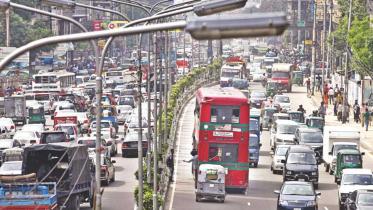 DU-bus-wrong-side-dhaka-road