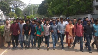 Demo at Dhaka University demanding DUCSU re-election
