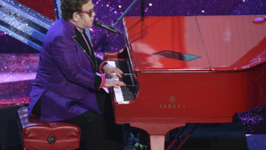 Elton John performs.jpg