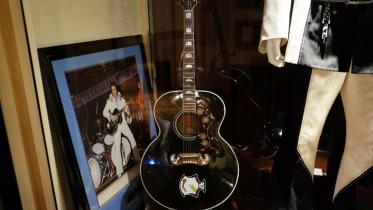 elvis guitar