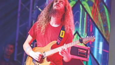 Experiencing Guthrie Govan in  Dhaka
