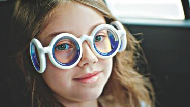 Eyeglasses to prevent motion sickness