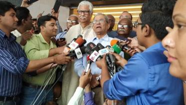 BNP Secretary General Mirza Fakhrul Isalm Alamgir speaking to reporters