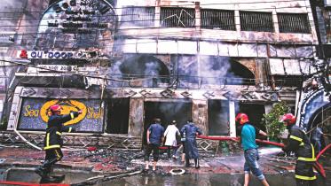 fire in uttara 1.jpg
