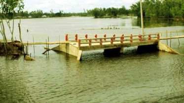 floods snap road communication.jpg