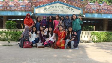 Girls for peace 2.jpeg