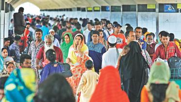 Holidaymakers returning.jpg