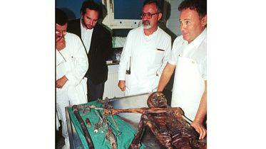 Oetzi the Iceman, ancient Iceman, Alps, hat made of bear skin