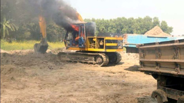 illegal sand lifting from Jhinai.jpg