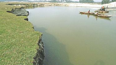 Illegal stone lifting.jpg