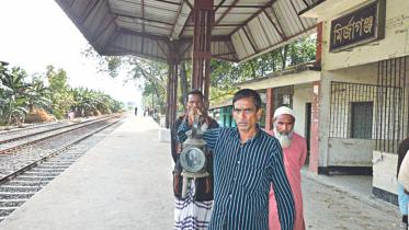 informal caretaker mirzaganj.jpg