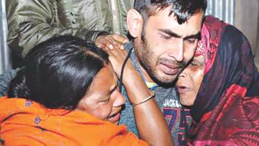 Jaha Alam and his mother