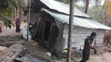 vandalised, looted house in Jhalakathi 