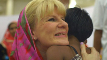 Jo Milne, Ear implant woman, YouTube, The Osmonds