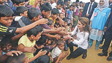 Jordan Queen visits Rohingya Camp
