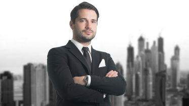 Julian Weber selise.png