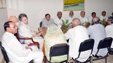 Khaleda-met-SL.jpg
