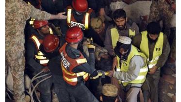 Lahore collapse-1.jpg