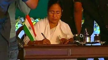 Mamata-oath-taking.jpg