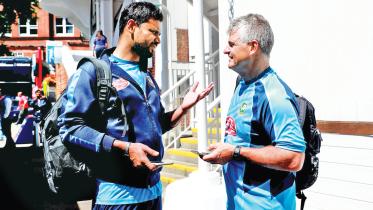Mashrafe Bin Mortaza with Steve Rhodes