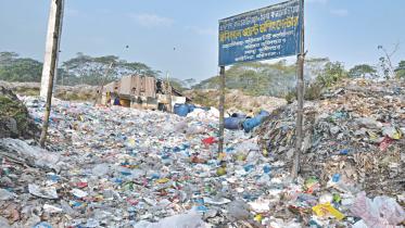 Medical waste dumped 1.jpg