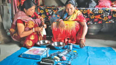 midwives working condition.jpg