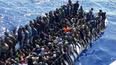 migrant boat sinks.jpg