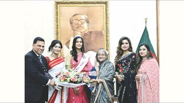 Miss Universe Bangladesh 2019 Shela meets Sheikh Hasina