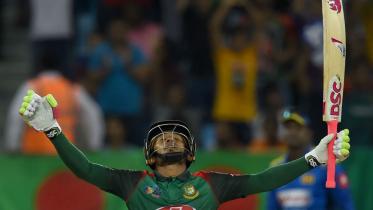 Bangladesh batsman Mushfiqur Rahim reaches a superb century 