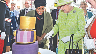 nadiyas cake for queen.jpg