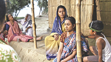 A scene from the film Oggyatonama