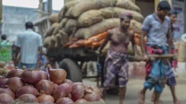 Onion price shoots up.jpg