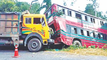 Procession of funerals on the highways continue